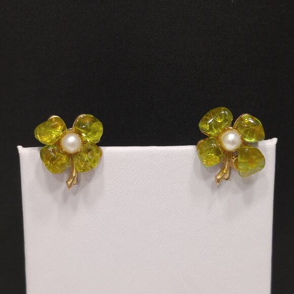 Vintage Peridot Gemstone Four Leaf Clover Earrings, Pearls, Gold Plated, 1950s - Picture 8 of 10
